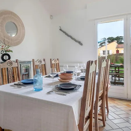 Maison De Et Jardin Proche Plage A *